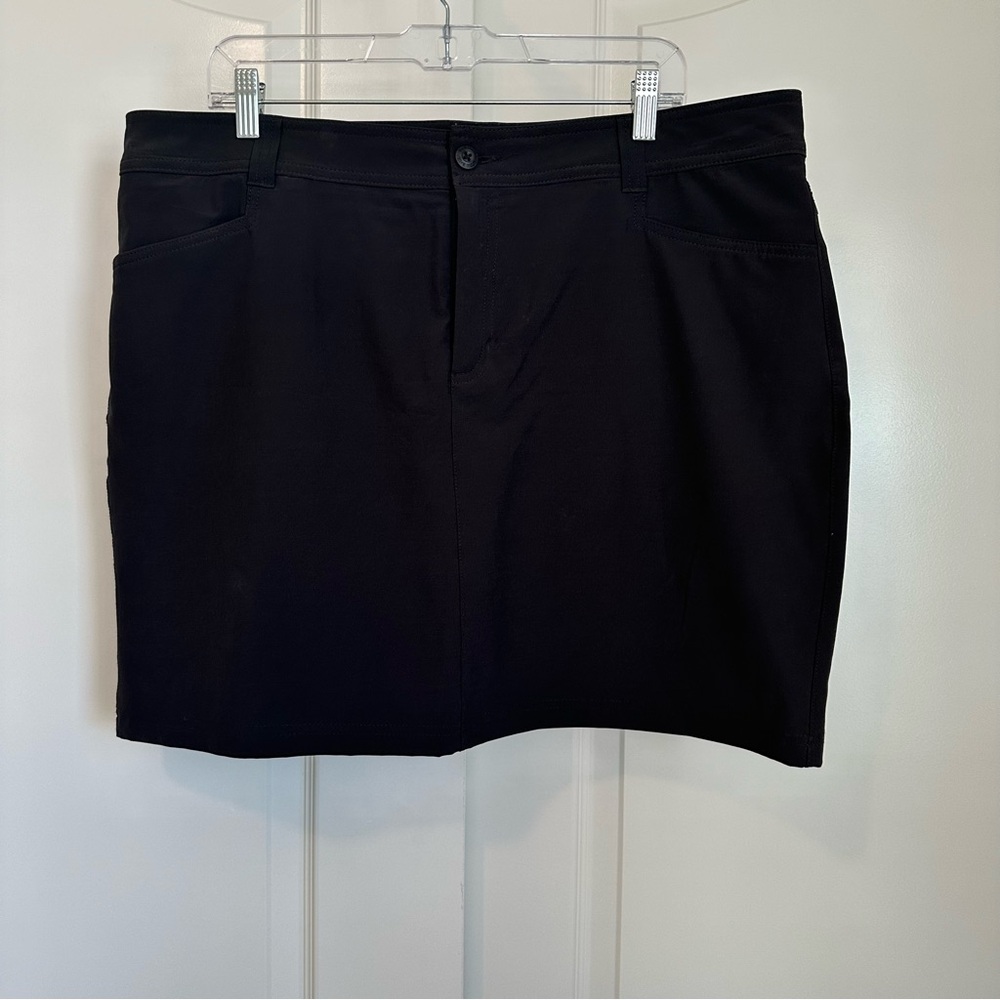 Eddie Bauer Black Skort Size 16